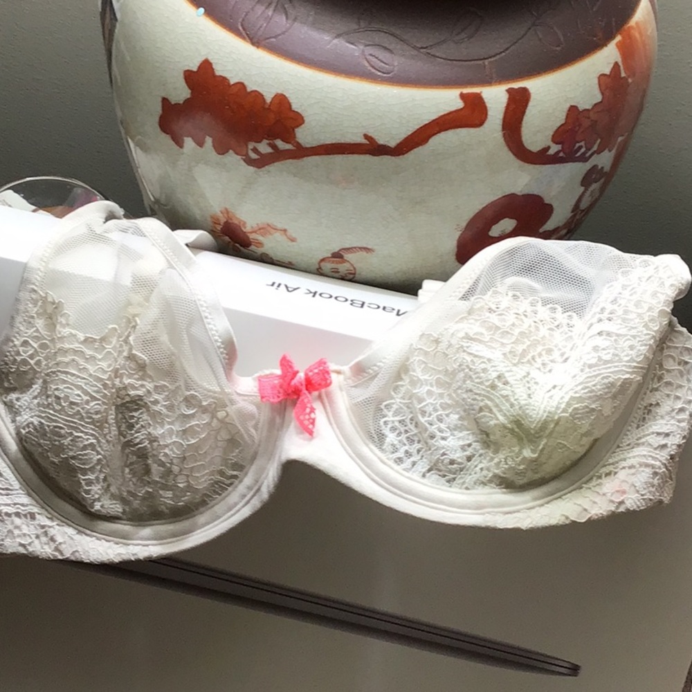 32B lace bra w underwire